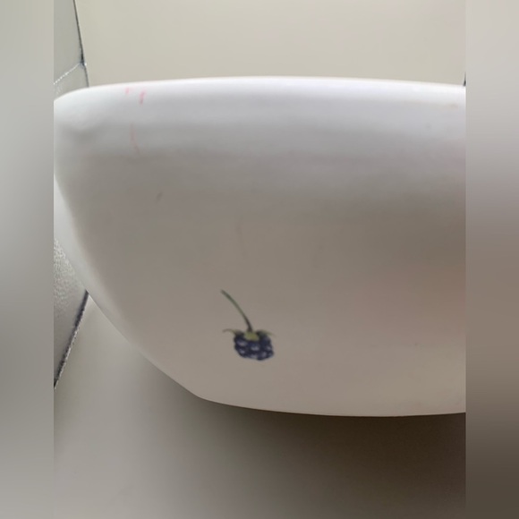 HAEGER VTG serving bowl w/blueberry painting. Sweet blueberry on outside… - Picture 7 of 9